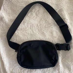 lululemon fanny pack